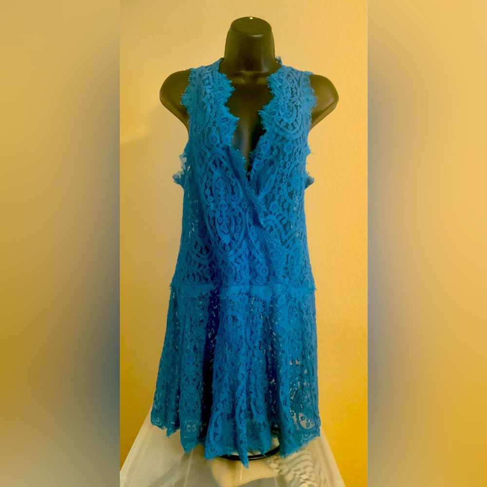 FREE PEOPLE Bright gorgeous turquoise color cover up, Mini dress size XS